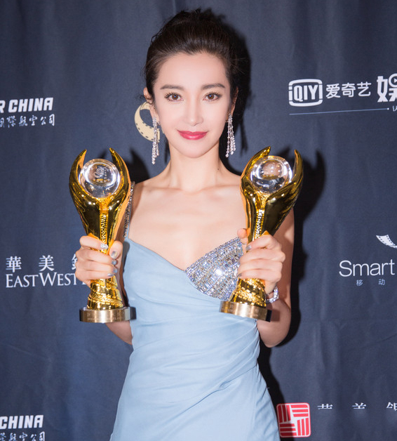 李冰冰佩戴宝齐莱 (Carl F. Bucherer) 腕表优雅亮相14届中美电影节