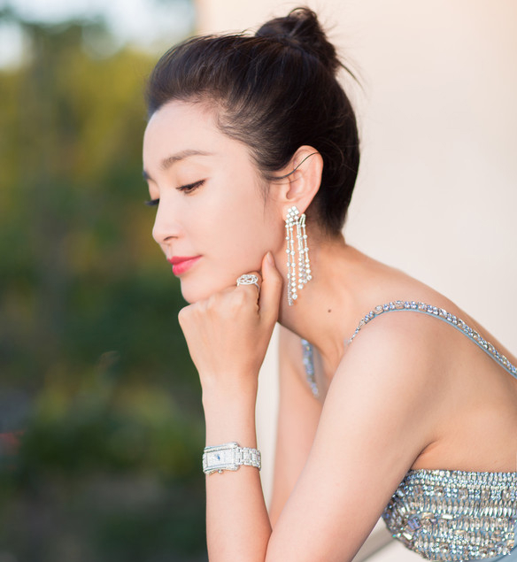 李冰冰佩戴宝齐莱 (Carl F. Bucherer) 腕表优雅亮相14届中美电影节